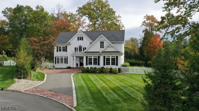 5 Meadow Ct, Madison Boro, NJ 07940