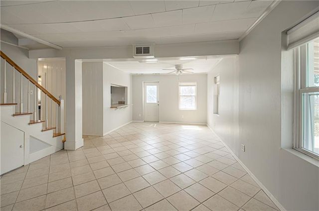 4926 N Wheeling Avenue, Kansas City, MO 64119