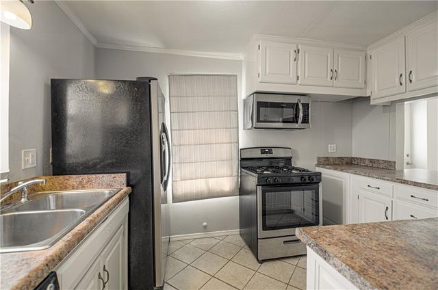 4926 N Wheeling Avenue, Kansas City, MO 64119