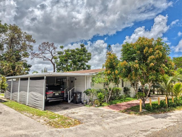 6201 18th Street S, West Palm Beach, FL 33415