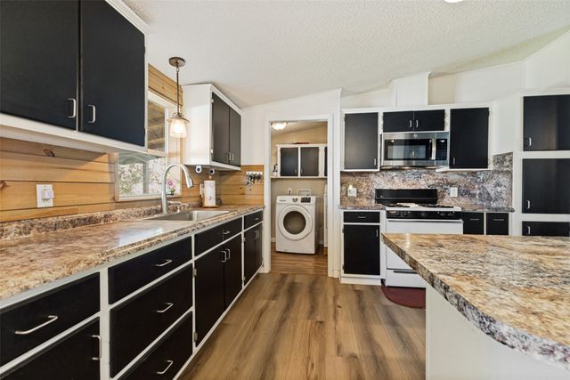 131 Squires Court, Ferris, TX 75125