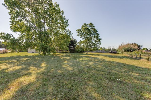 131 Squires Court, Ferris, TX 75125
