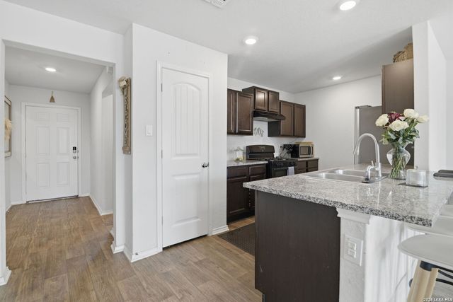 3235 MISSION RIV, San Antonio, TX 78245