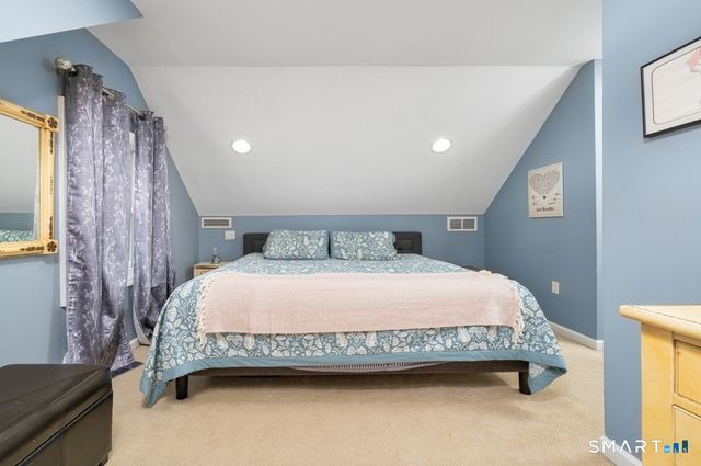 16 Raymond Place, Cromwell, CT 06416