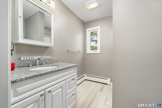 16 Raymond Place, Cromwell, CT 06416