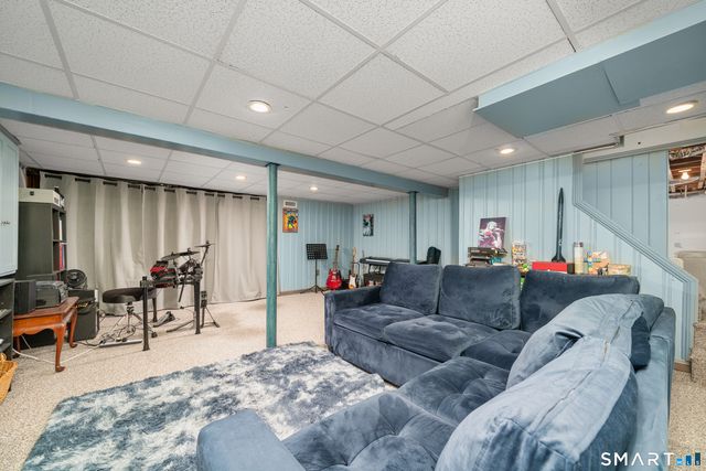 16 Raymond Place, Cromwell, CT 06416