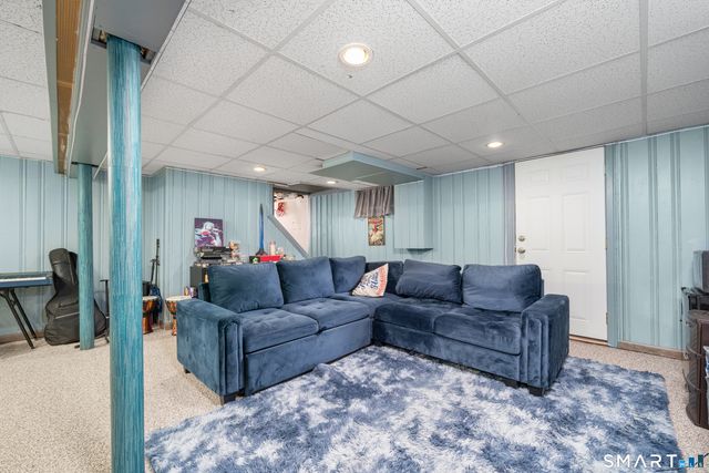 16 Raymond Place, Cromwell, CT 06416