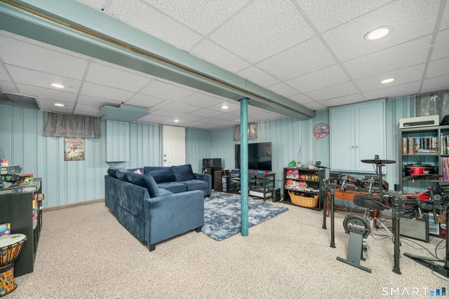 16 Raymond Place, Cromwell, CT 06416