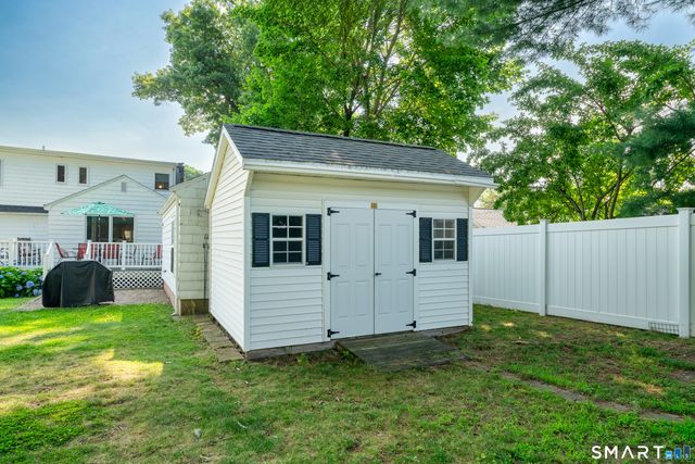 16 Raymond Place, Cromwell, CT 06416