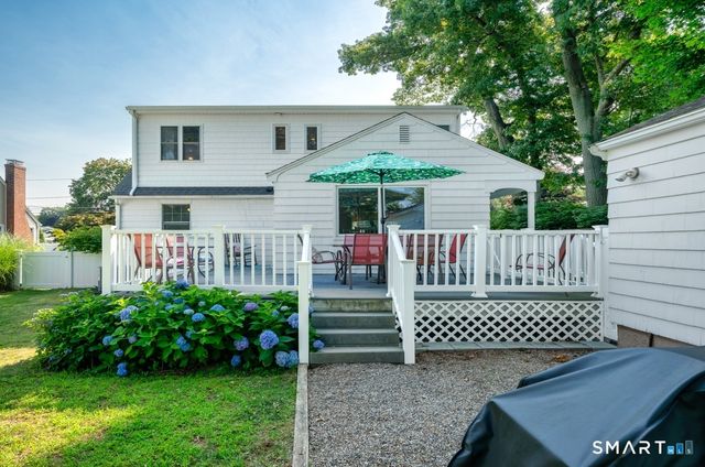 16 Raymond Place, Cromwell, CT 06416