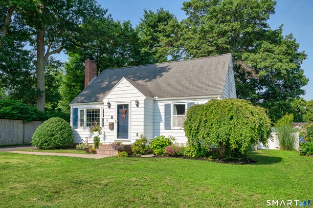 16 Raymond Place, Cromwell, CT 06416