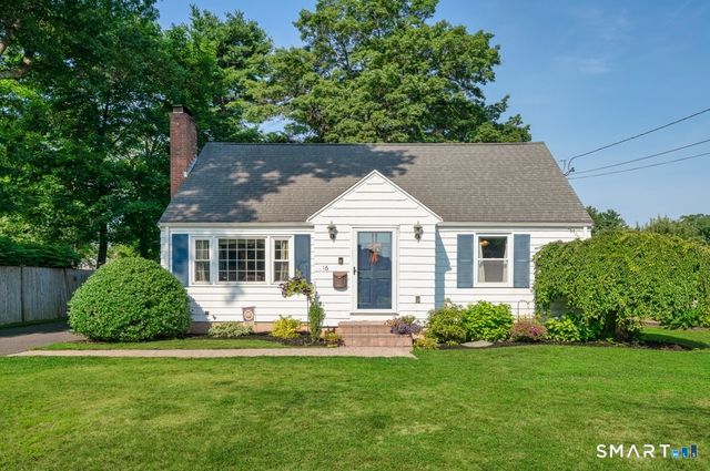 16 Raymond Place, Cromwell, CT 06416