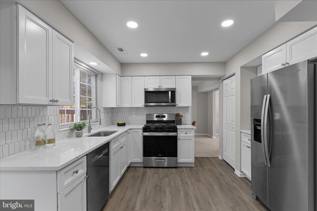 2300 COMMUNITY DR, Waldorf, MD 20601