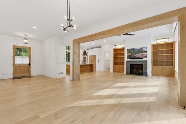 6101 Blake Circle, Edina, MN 55436