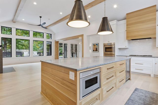 6101 Blake Circle, Edina, MN 55436