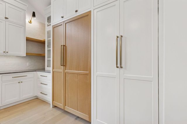 6101 Blake Circle, Edina, MN 55436