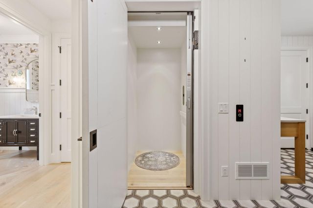 6101 Blake Circle, Edina, MN 55436