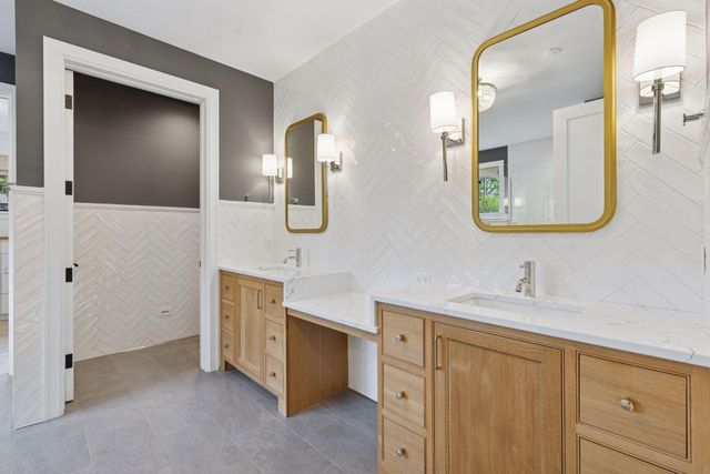 6101 Blake Circle, Edina, MN 55436