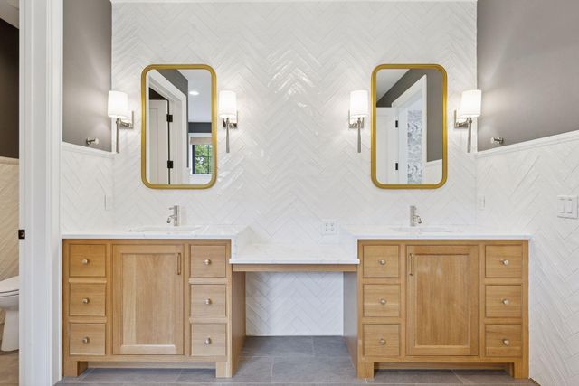 6101 Blake Circle, Edina, MN 55436