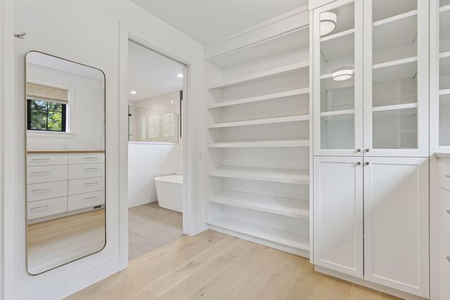 6101 Blake Circle, Edina, MN 55436