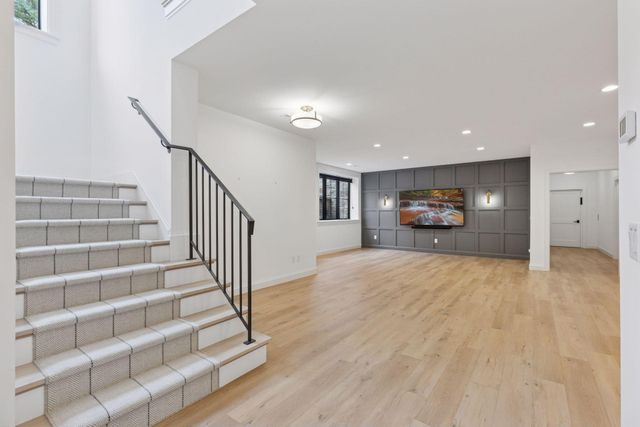 6101 Blake Circle, Edina, MN 55436