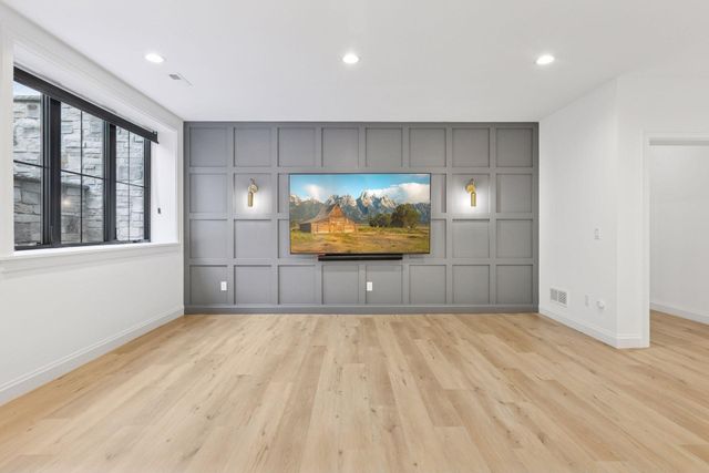 6101 Blake Circle, Edina, MN 55436