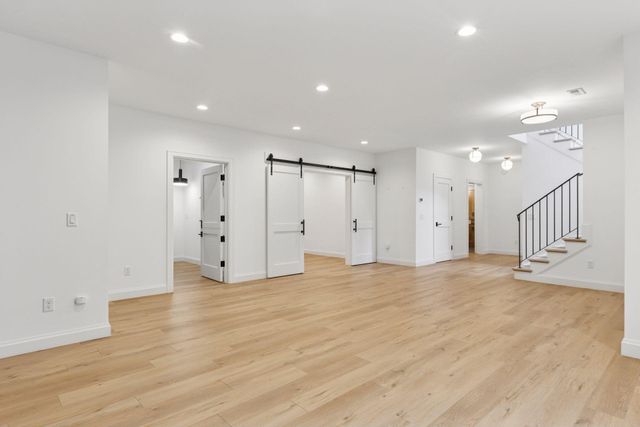 6101 Blake Circle, Edina, MN 55436