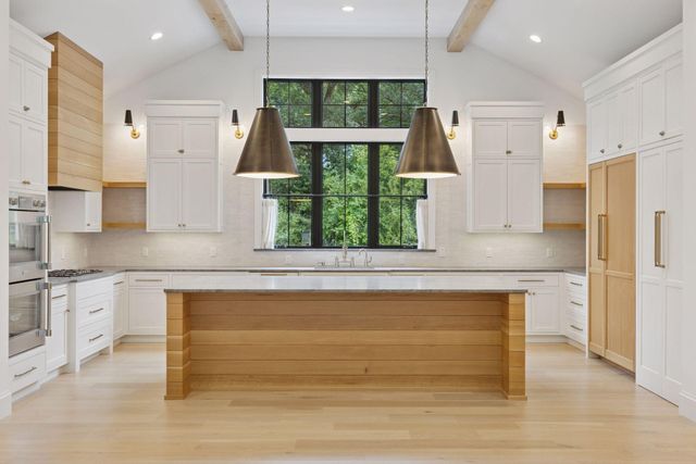 6101 Blake Circle, Edina, MN 55436