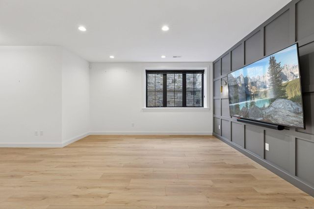 6101 Blake Circle, Edina, MN 55436