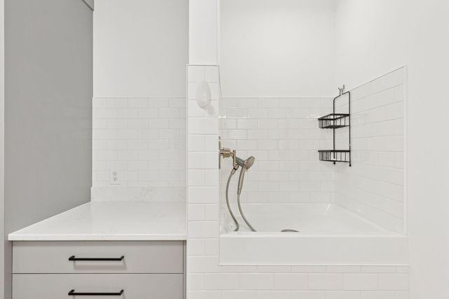 6101 Blake Circle, Edina, MN 55436