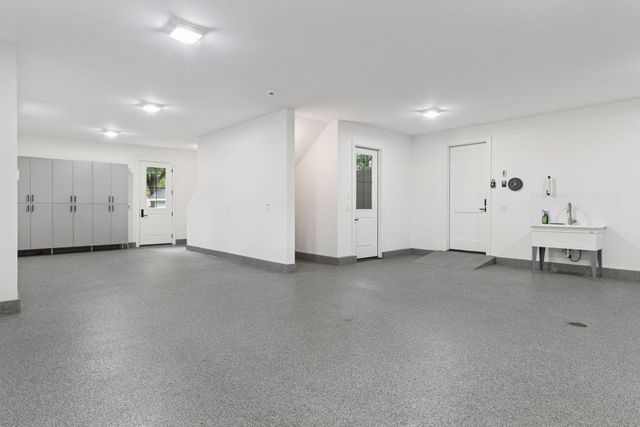 6101 Blake Circle, Edina, MN 55436