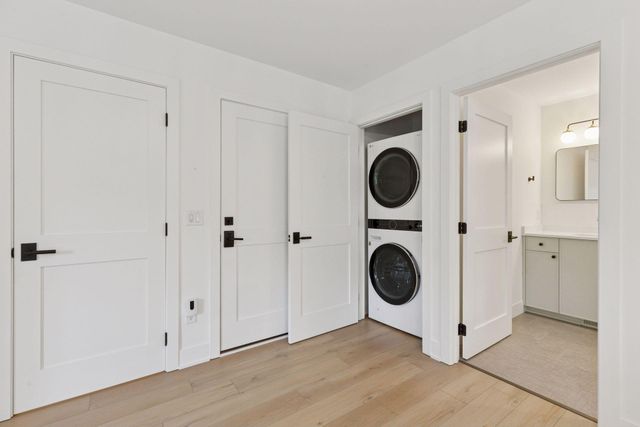 6101 Blake Circle, Edina, MN 55436