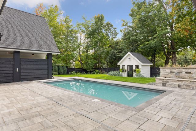 6101 Blake Circle, Edina, MN 55436