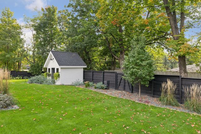 6101 Blake Circle, Edina, MN 55436