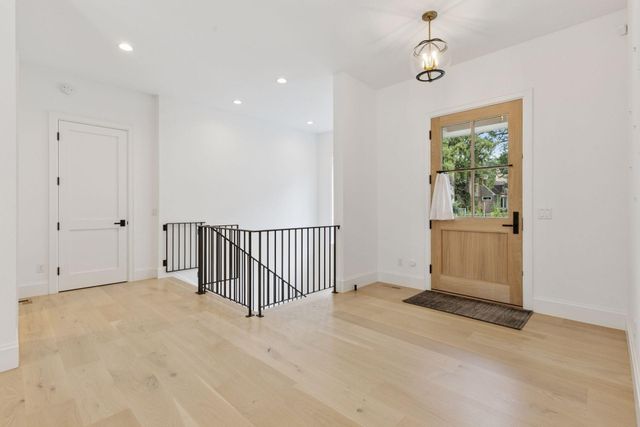 6101 Blake Circle, Edina, MN 55436