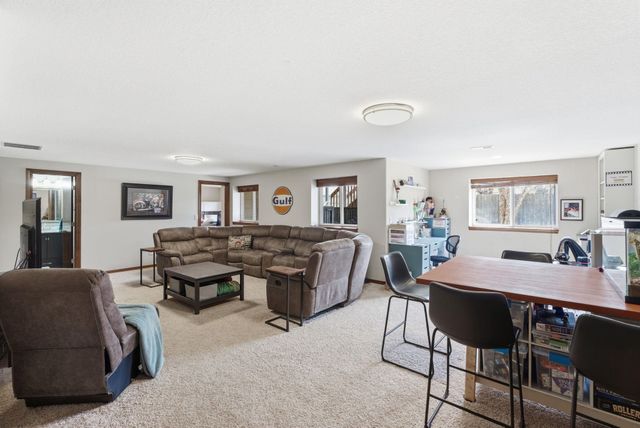 1019 E Hawthorne Ct, Derby, KS 67037