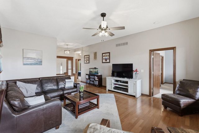 1019 E Hawthorne Ct, Derby, KS 67037