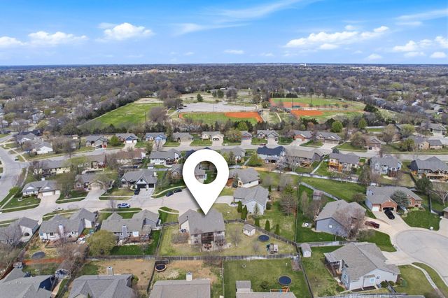 1019 E Hawthorne Ct, Derby, KS 67037