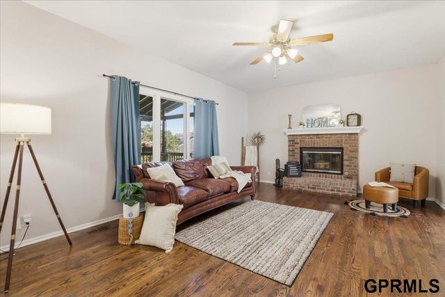 4828 N 137th Street, Omaha, NE 68164
