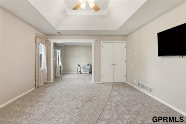 4828 N 137th Street, Omaha, NE 68164