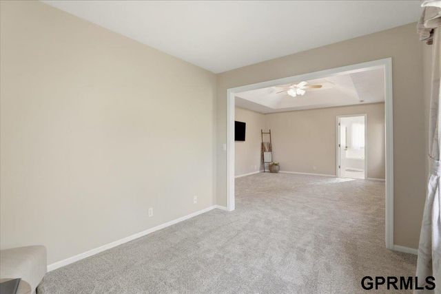 4828 N 137th Street, Omaha, NE 68164