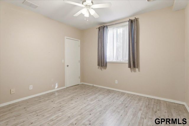 4828 N 137th Street, Omaha, NE 68164