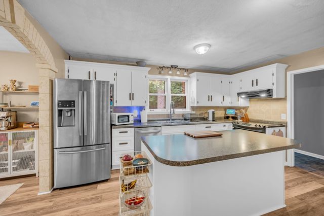 1029 Trainer Avenue, Burns, TN 37029