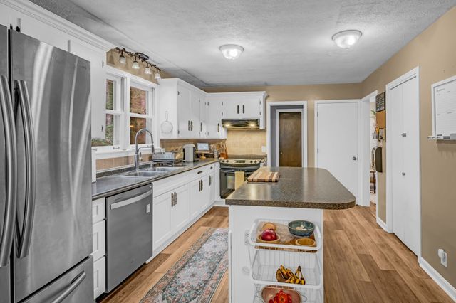 1029 Trainer Avenue, Burns, TN 37029