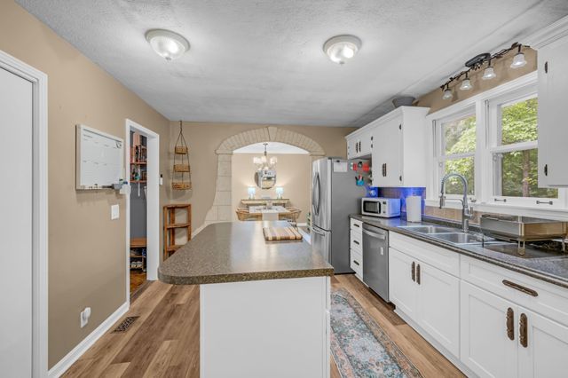 1029 Trainer Avenue, Burns, TN 37029