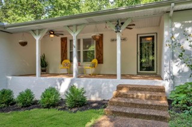 1029 Trainer Avenue, Burns, TN 37029