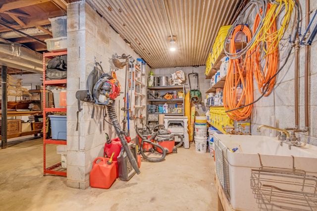 1029 Trainer Avenue, Burns, TN 37029