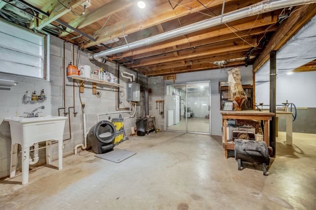 1029 Trainer Avenue, Burns, TN 37029
