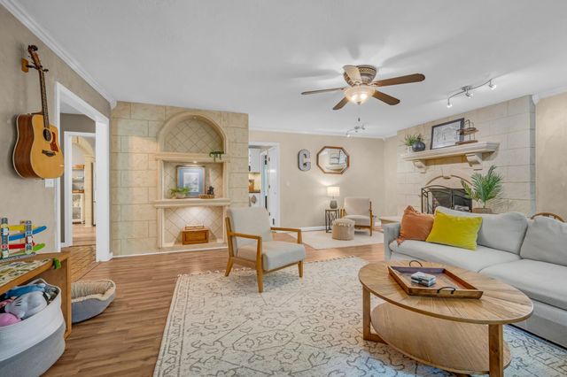 1029 Trainer Avenue, Burns, TN 37029