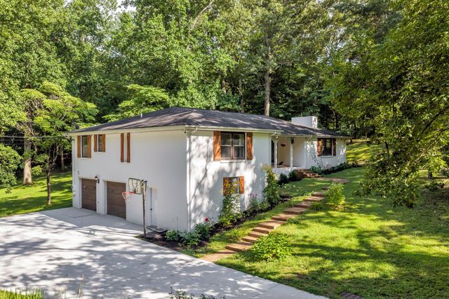 1029 Trainer Avenue, Burns, TN 37029